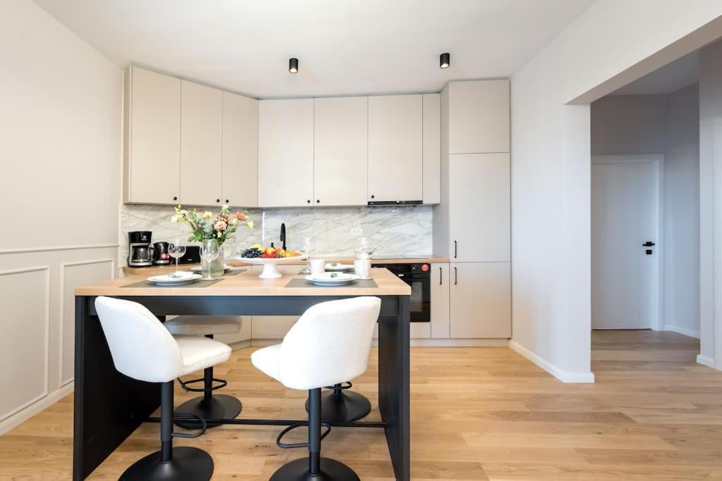 Stunning Views 3Br Sunny Flat - Amazing Terrace Apartment Bucureşti Exterior foto